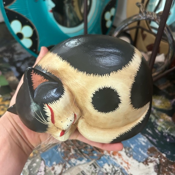 VTG Handmade & Painted Wood Sleeping Cat W/ Whiskers Folk Art Figurine Indonesia - Picture 10 of 16